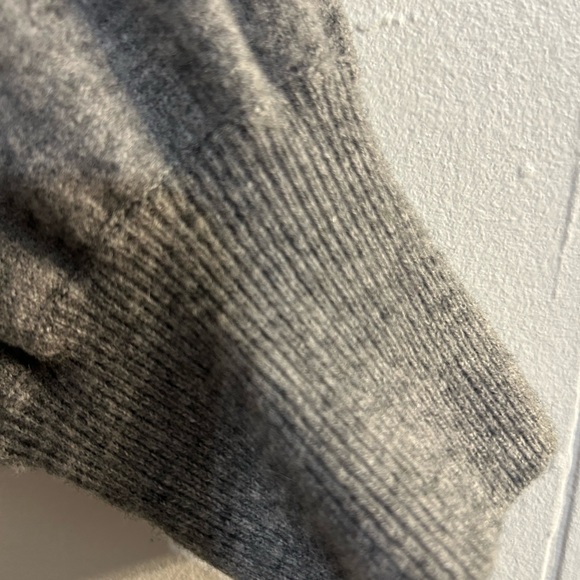 Lucky Brand Cozy Gray Wool Sweater - Size Large - Day of the Dead Skull pattern - Picture 4 of 6